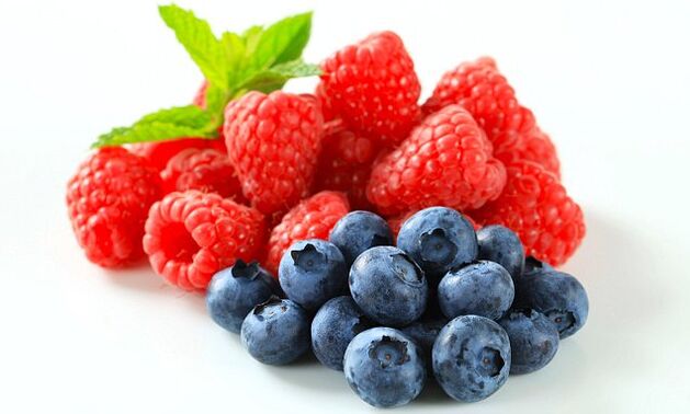 Raspberries and blueberries - berries that increase strength in men